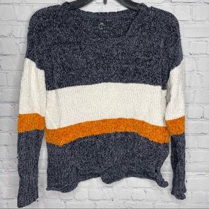 MM brand pull over sweater size S